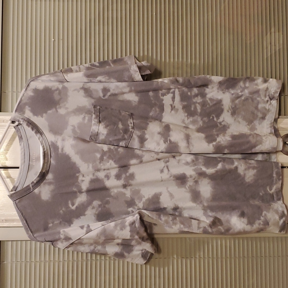 Old Navy T-shirt